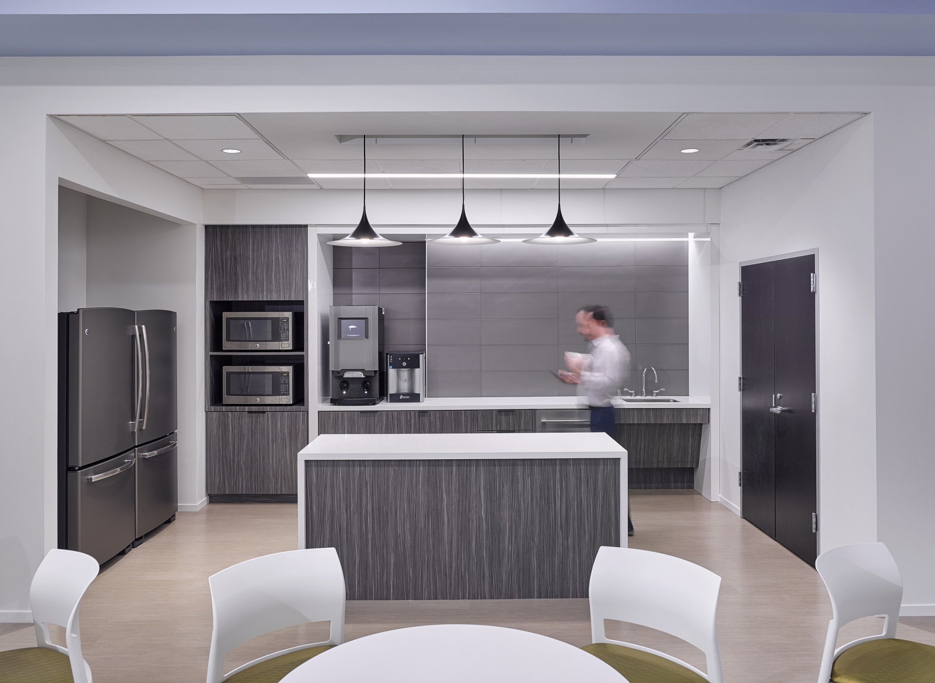 Valtech - Gordon Highlander -High Rise Office Project - Breakroom