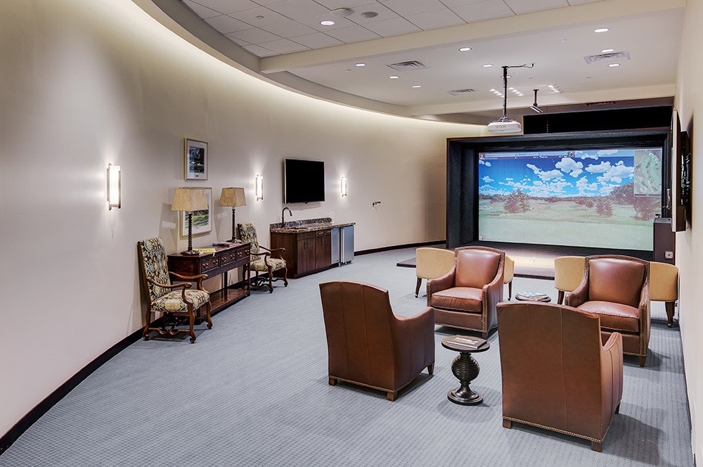 GOLF SIMULATOR private room